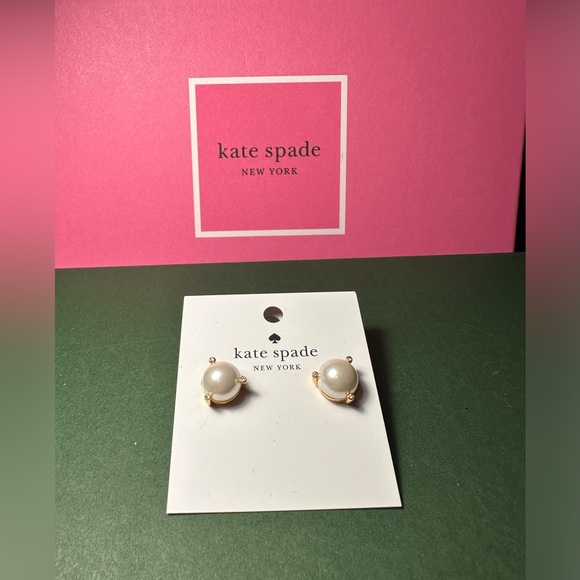 KATE SPADE FAUX PEARL STUDS NEW - Picture 3 of 6